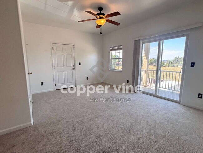 Building Photo - 1740 W 53rd Dr