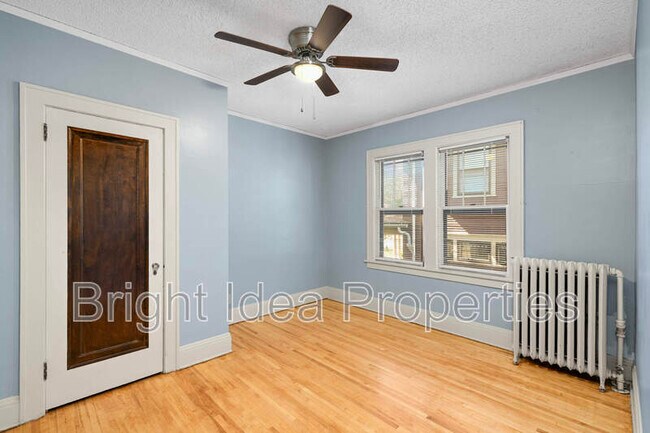 Building Photo - 969 St Clair Ave