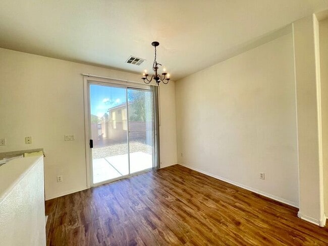 Building Photo - This proeprty has been shown before and will be leased to the first qualified applicant. To sched...