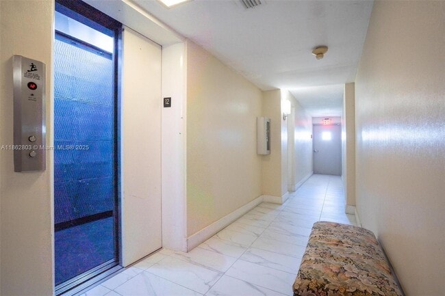 Building Photo - 18081 Biscayne Blvd
