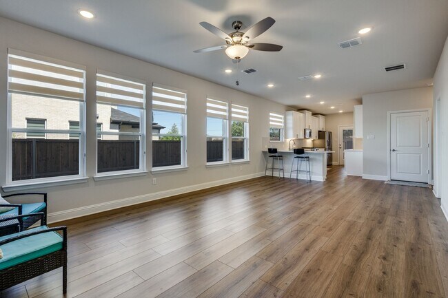 Building Photo - 10538 Downy Cup Dr