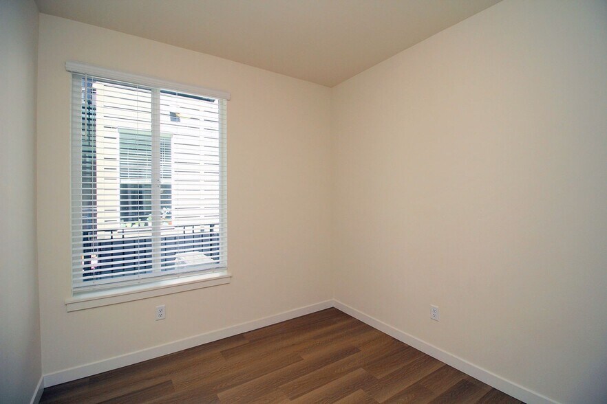 Building Photo - 1111 SE Tenino St