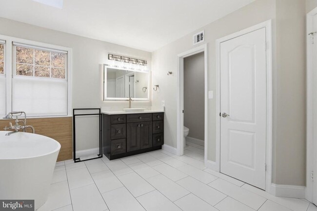 Building Photo - 18136 Hayloft Dr