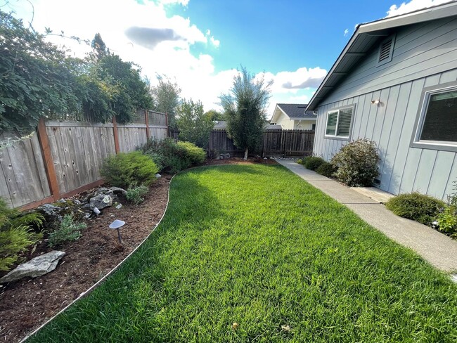 Building Photo - Completely Remodeled Single Level, 3 Bedro...