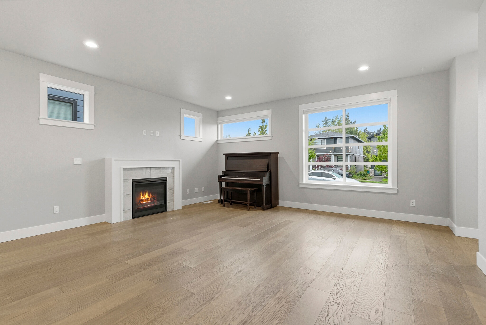Building Photo - 1118 SW Dottie Ct