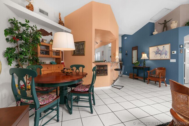 Building Photo - 5260 Grande Palm Cir