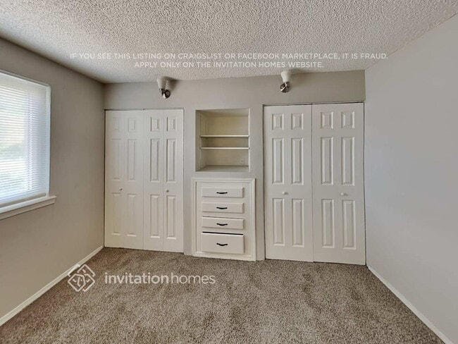 Building Photo - 1827 S Genoa St