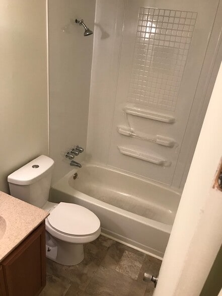 Building Photo - 3115 Jasmine Ct