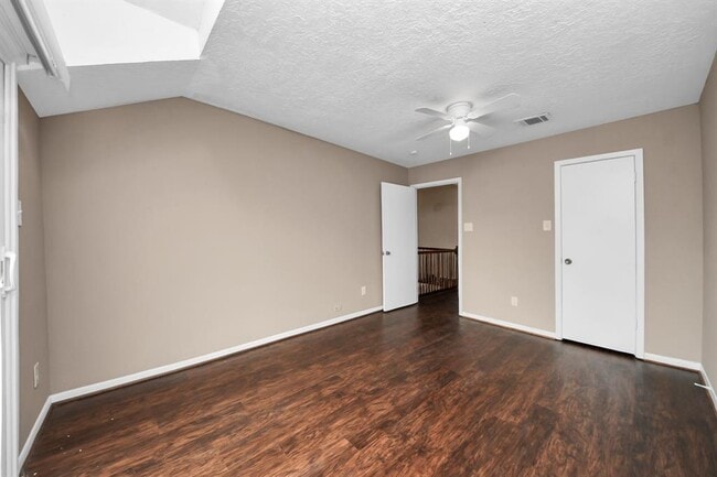 Building Photo - 3009 Beecave Dr