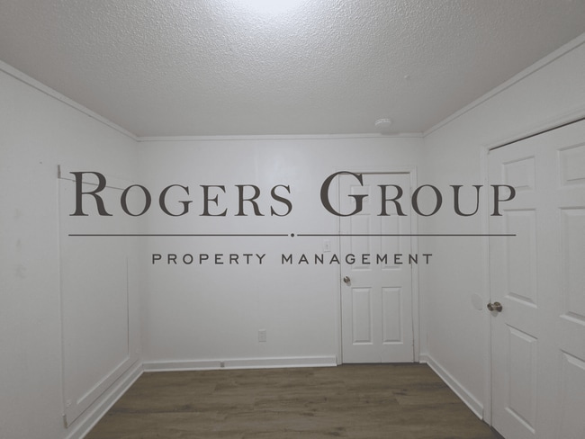 Building Photo - #450 - 416-418 Ridley St Duplex