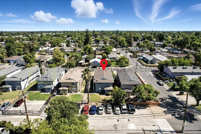 Building Photo - Remodeled 2-Bedroom Gem Near Sac City College