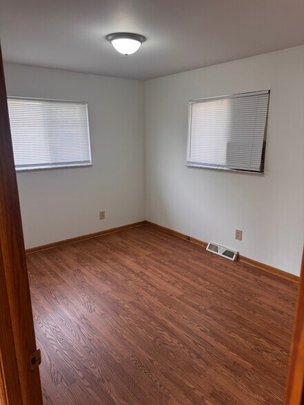 Building Photo - 1196 Knox Ave