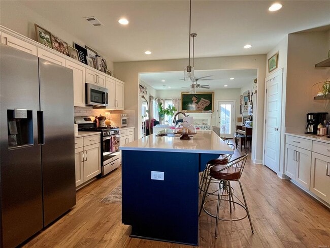 Building Photo - 876 Hedgefield Way