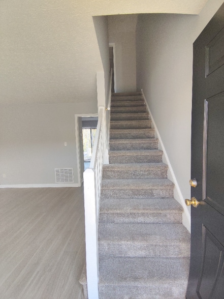 Building Photo - 4 Ferguson Dr