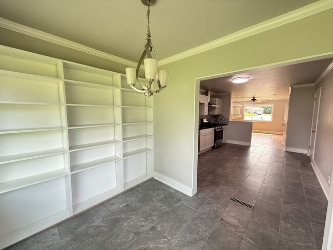 Building Photo - Broken Arrow Fully Remodeled Dream Home 3 Bedroom