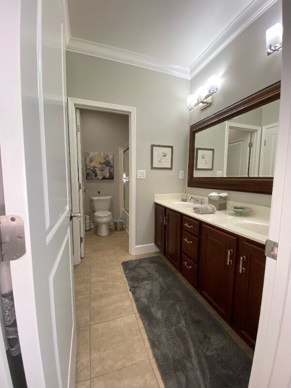 Building Photo - 5195 Equestrian Ct
