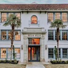 Building Photo - Bella Villa