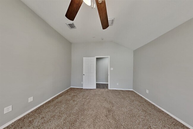 Building Photo - 4911 Lake Daniel Ct