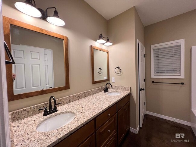 Building Photo - 33048 Stables Dr