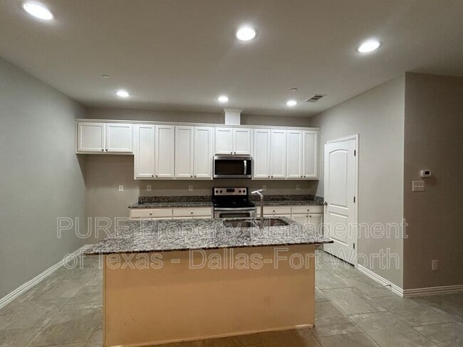 Building Photo - 1918 Timber Oaks Dr