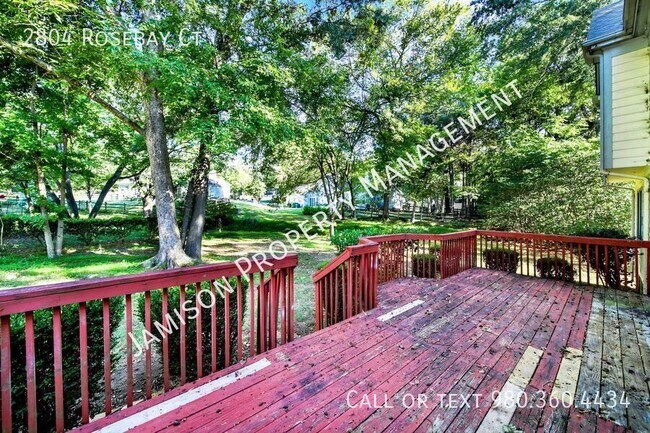 Building Photo - 2804 Rosebay Ct
