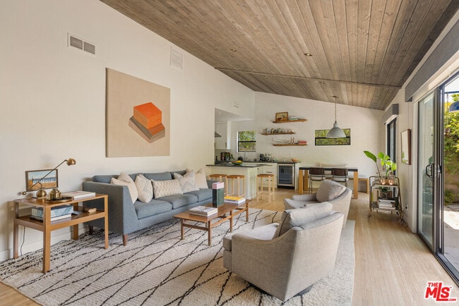 Building Photo - 2611 Range Rd