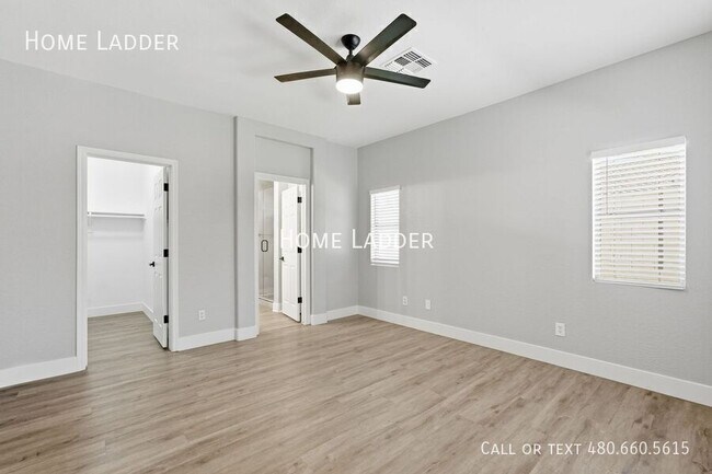 Building Photo - 2576 W Preserve Way