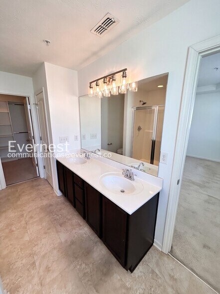 Building Photo - 4014 Rhythm Dr