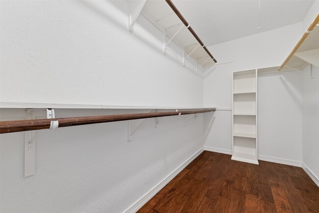 Building Photo - 9538 Ravensworth Dr