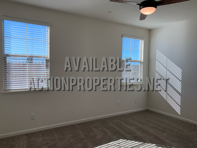 Building Photo - Solar - Whitney Ranch Brand New Home! 3Bed...