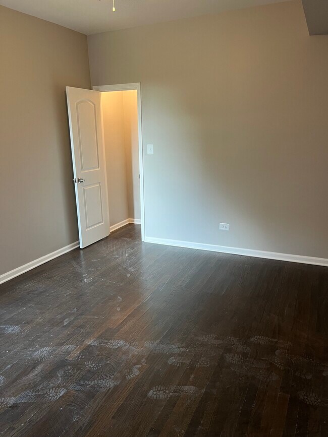 Building Photo - 4209 W Jackson Blvd