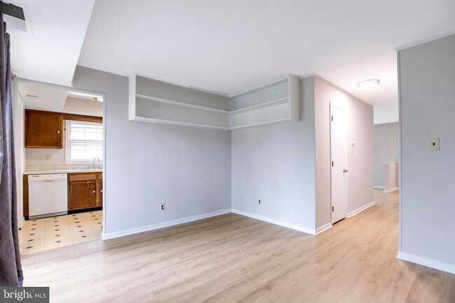 Building Photo - 322 Clay St