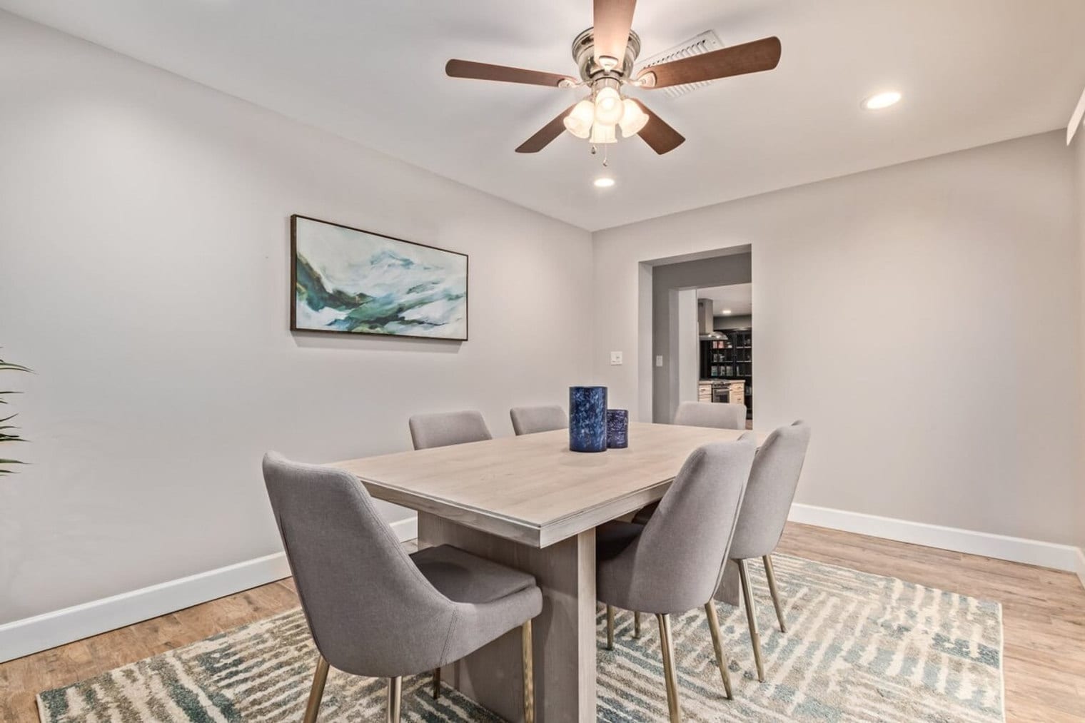 Building Photo - 8102 E Wilshire Dr