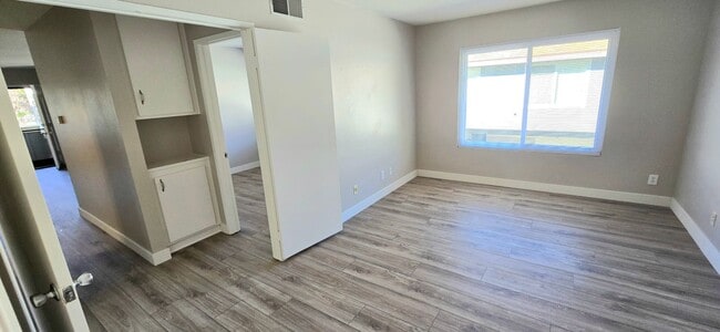 Building Photo - Beautiful upgraded condo in Thousand Oaks!