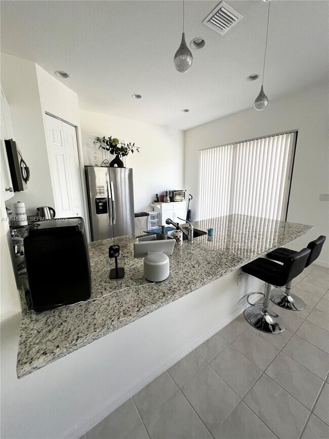 Building Photo - 8951 Madrid Cir