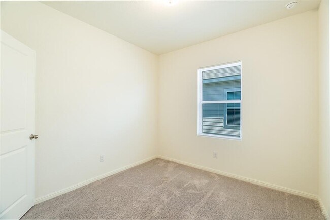 Building Photo - 402 Gemsbok Rd
