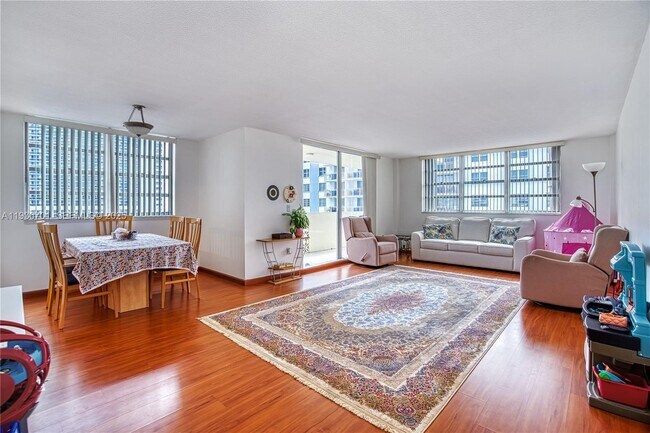 Building Photo - 1833 S Ocean Dr