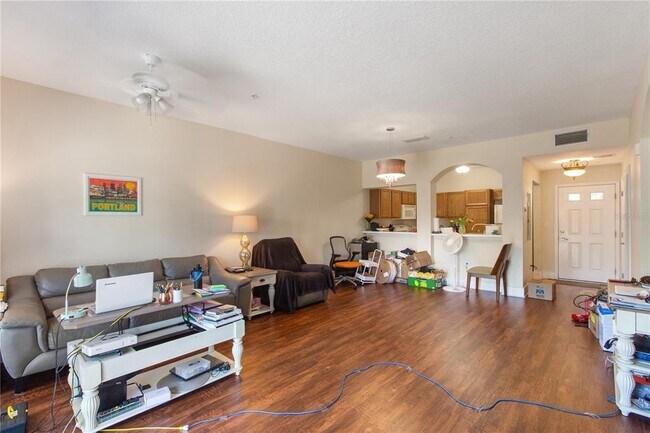 Building Photo - 300 State St E