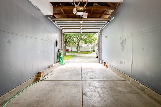 Building Photo - 441 Thomas Jefferson Ct