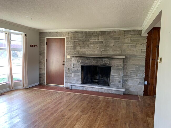 Building Photo - 5731 S Bearfield Rd