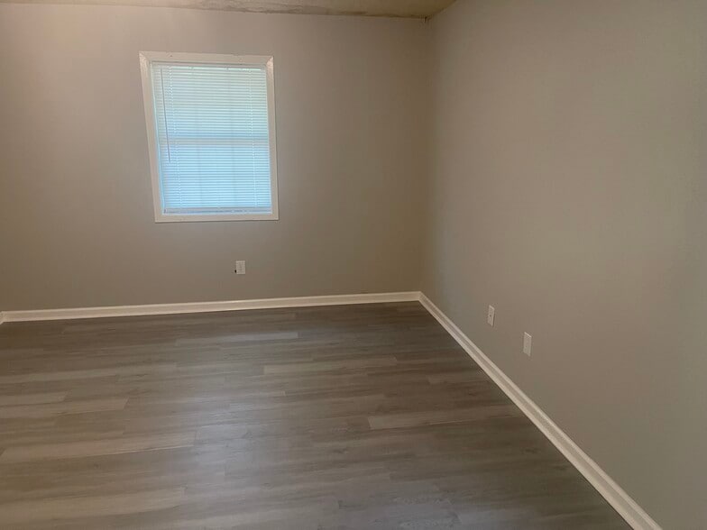 Building Photo - 5413 Laccasine Dr