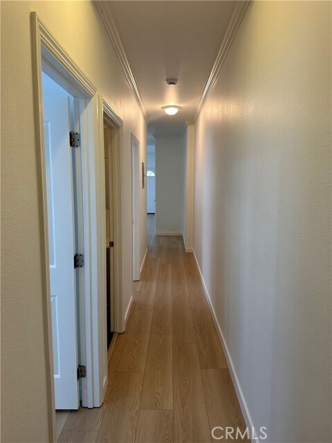 Building Photo - 956 E 43rd St