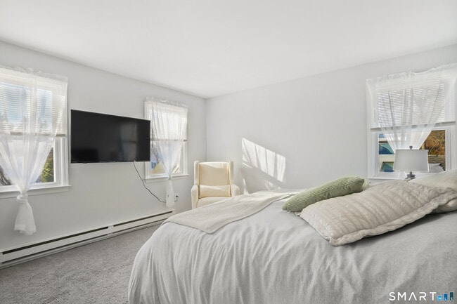 Building Photo - 215 York Rd