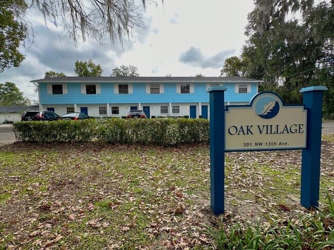 Building Photo - Oak Village - Beautiful 2 Bedroom, 1 Bathroom Townhome