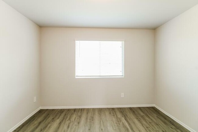 Building Photo - 2453 Bull Trout Dr