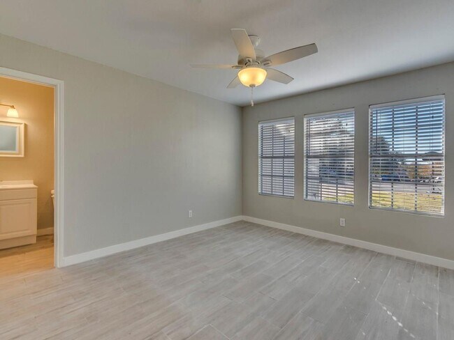 Building Photo - 9101 Japonica Ct