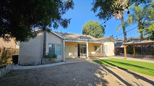Building Photo - Kingsburg House for Rent