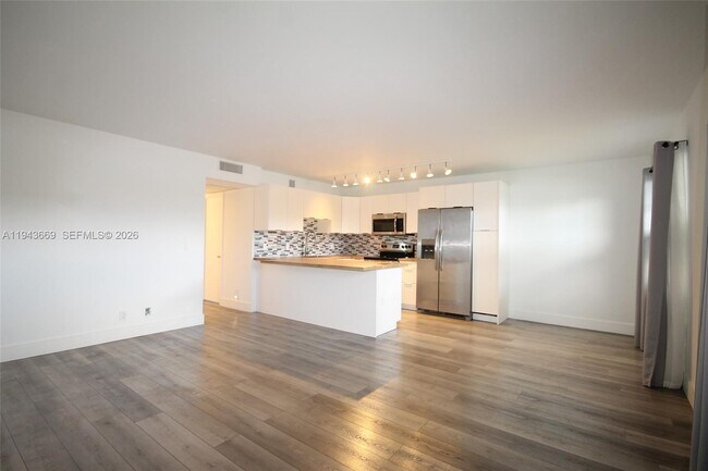 Building Photo - 301 SW 135th Ave