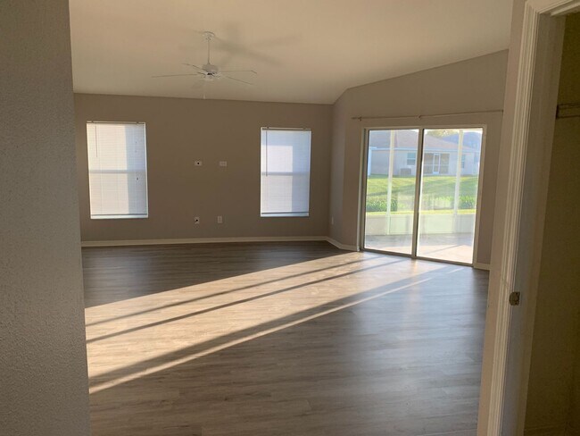 Building Photo - Well maintained 3/2/2 with pond view and community pool