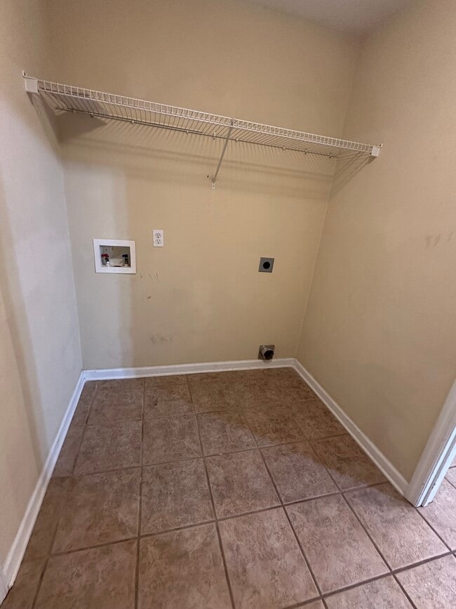 Building Photo - 2382 Heathrow Dr